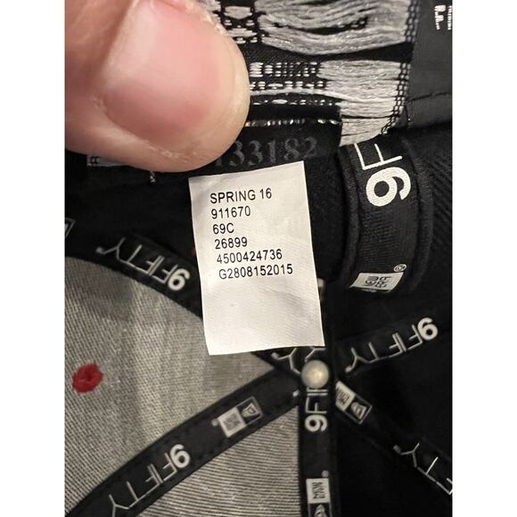 New Era 9Fifty Oakley Mens Black Red Embroidered Logo Adjustable Snapback Hat - Picture 13 of 13